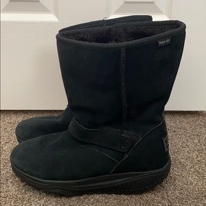 Skechers Shape Ups Black Faux Fur Lined Boots 8